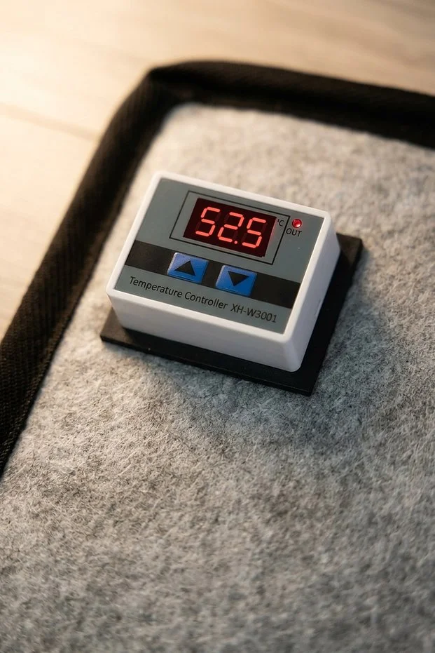 Ayak ve Bacak Isıtıcısı Masa Altı Ofis Isıtıcı Katlanabilir Elektrikli Panel Isıtıcı 100W Sessiz Ayak ve Bacak Isıtıcısı Masa Altı Ofis Isıtıcı Katlanabilir Elektrikli Panel Isıtıcı 100W Sessiz